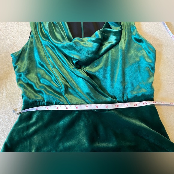 Eva Franco for Anthropologie Peplum Top Crushed Velvet Green Size 2 - Picture 7 of 12